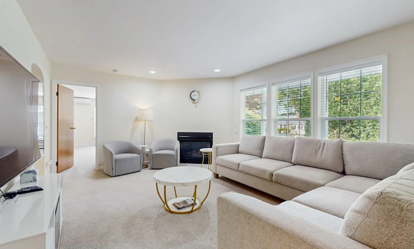 Comfortable family getaway near the beach with patio, grill, WiFi and AC