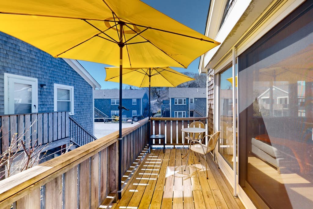 Cozy condo retreat with harbor views and perfect Provincetown location