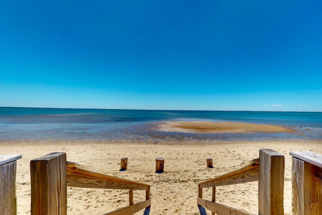 Cozy condo retreat with harbor views and perfect Provincetown location