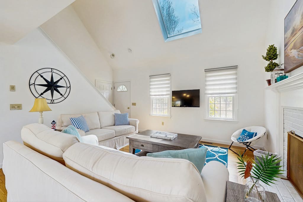 Cozy cottage w/ game room & yard: close to beaches & entertainment