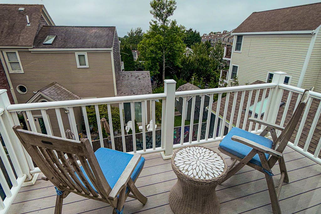West End updated dog friendly home w/ firepit, AC & yard