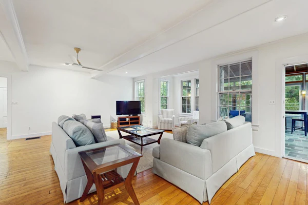 Dog-friendly historic home with yard, games, grill, children's items, W/D, & AC