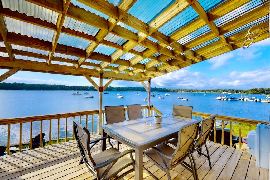 Historic charmer on the water with a firepit, kayaks, bikes, & firepit
