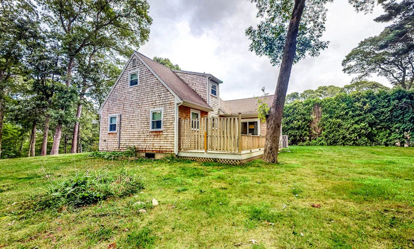 Adorable Home on a Grassy Lot w/ Free WiFi, Two Living Areas, & a Full Kitchen
