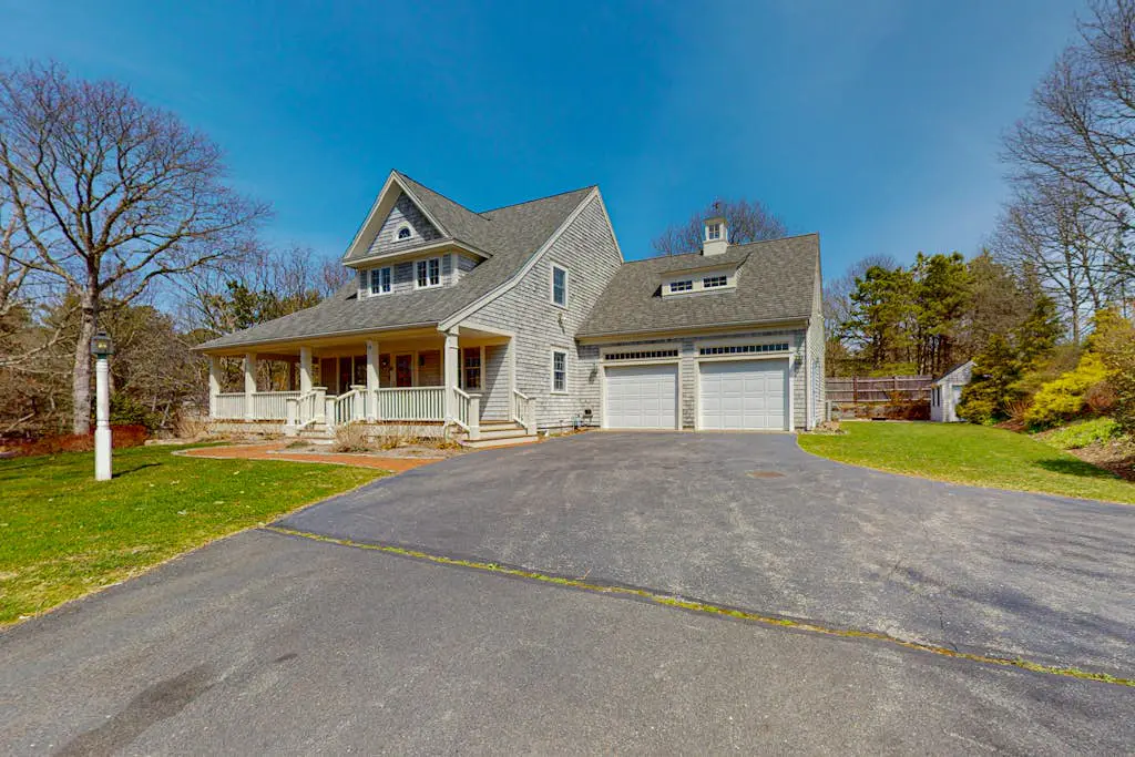 Cotuit Manor