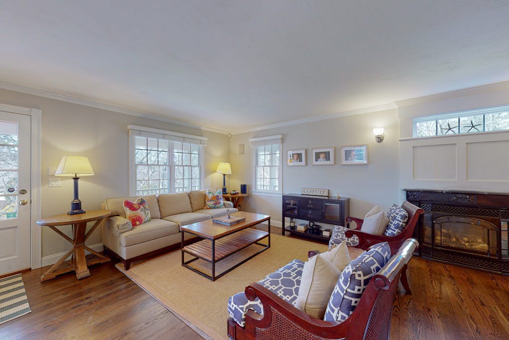 Idyllic home on half-acre with amazing location, 3 living areas, central AC, W/D