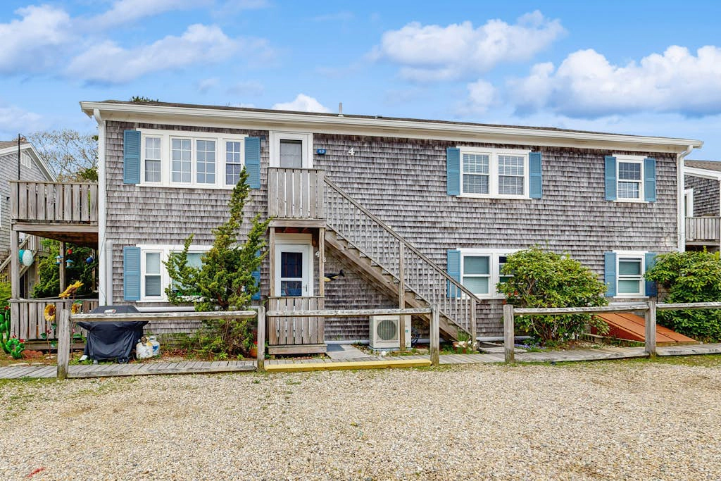 Bay Colony Retreat