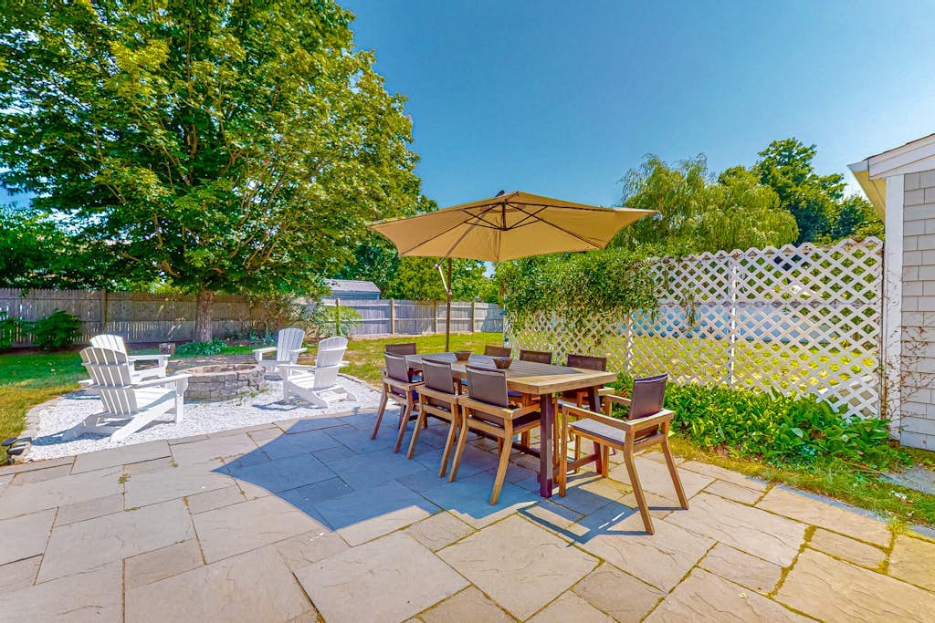 Captain Clark's | Renovated house in Yarmouth with large yard - close to beaches