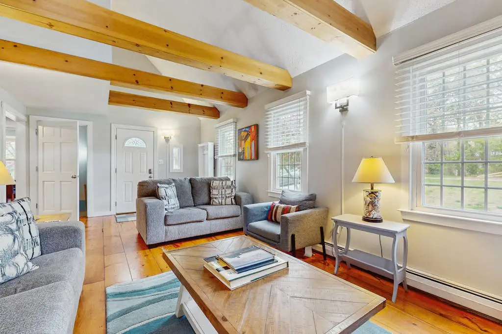 Cozy Charming Cottage