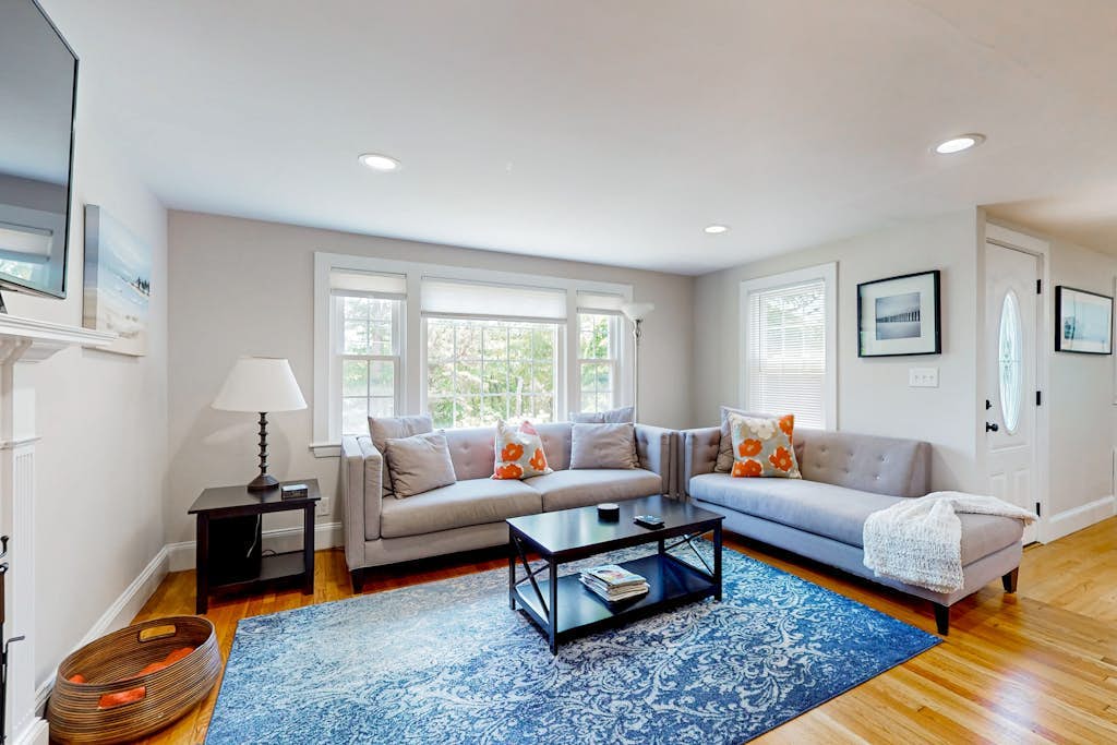 Updated Retreat w/ Lots of Perks: Big Yard, Canoe, Bikes Stroll to Long Pond