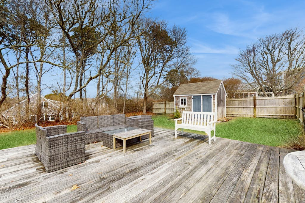 Quaint Chatham home w/beautiful backyard & furnished multi-level deck, dogs OK
