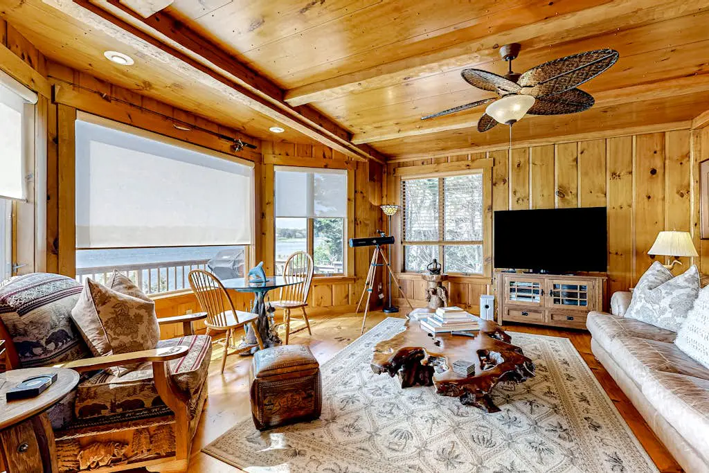 Magnificent Salt Waterfront with Sunset & Views