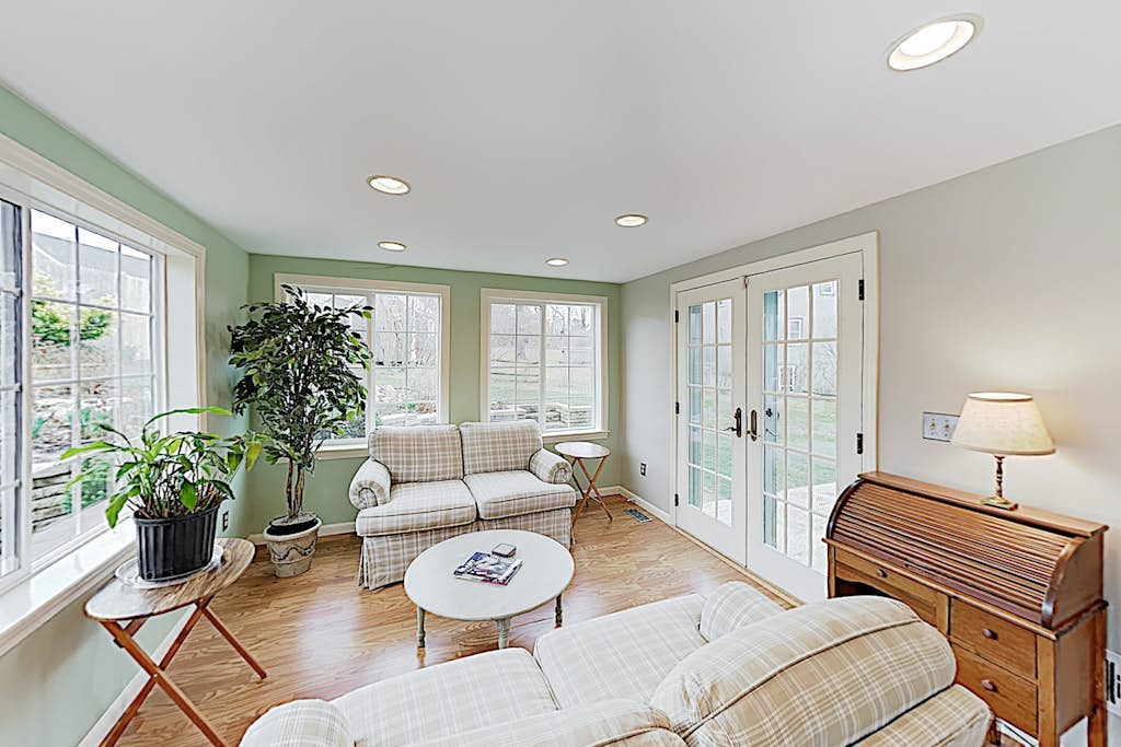 Beautiful Harwich home with large yard near Red River Beach & Main Street fun