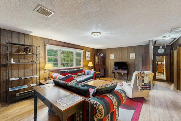 Quaint, ranch style home in Oak Bluffs with central air
