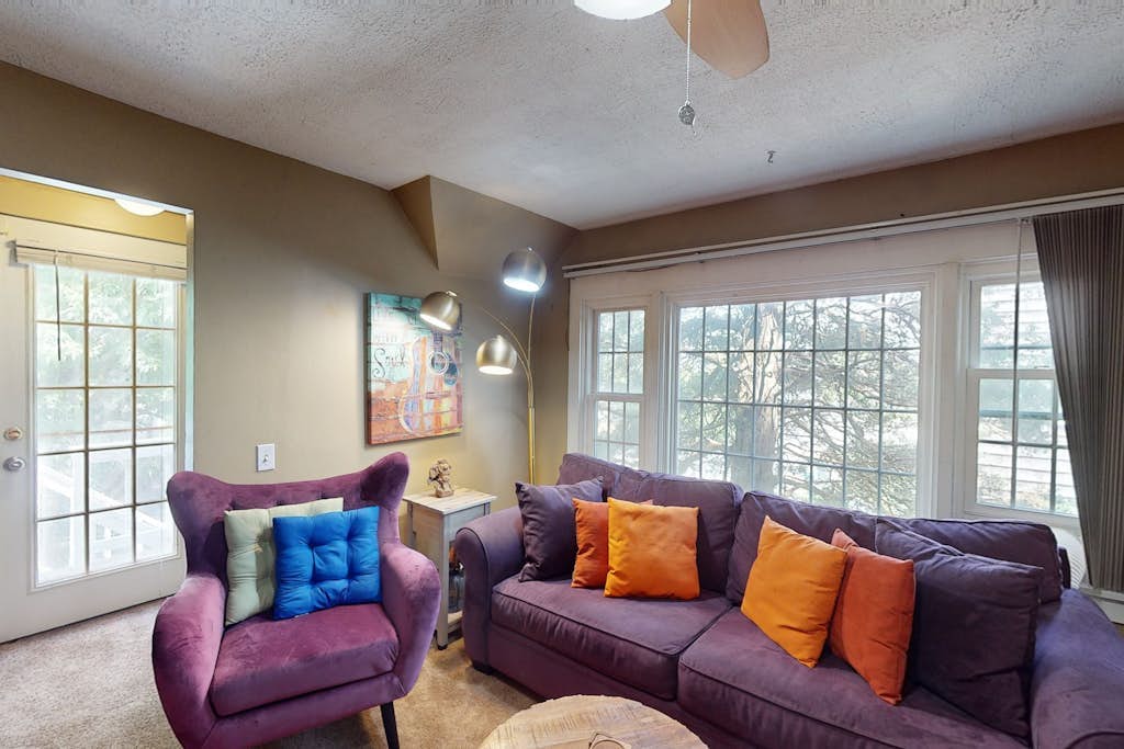 Charming condo with deck, parking, W/D, & walkable, central location