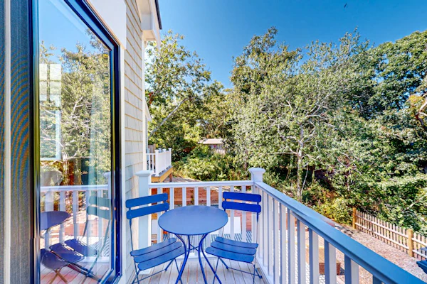 Temporary oasis with custom touches, enclosed yard, grill, and washer/dryer