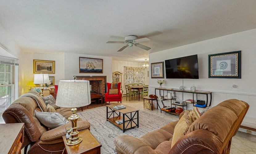 Beautiful Estate with Large Lawn Made for Socializing and Kids' Playroom