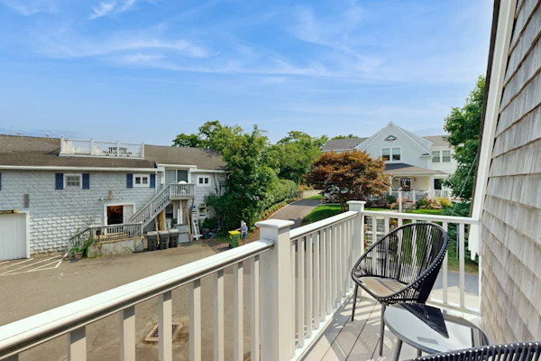 New Lavish Condo in Heart of Downtown Chatham - Walk to Dining, Shops & Beach