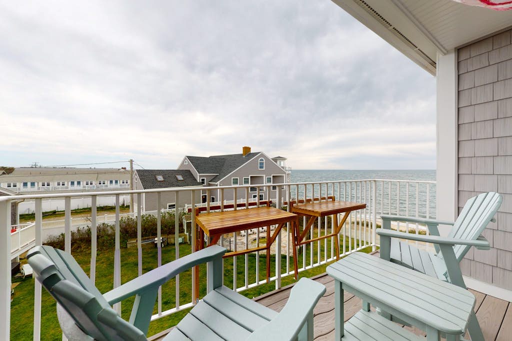 Dreamy ocean-view perch with furnished balcony & beach access - dog-friendly