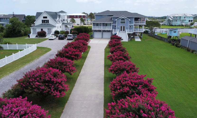 Fully-equipped canal-front home w/private outdoor pool, bay, dock, and views