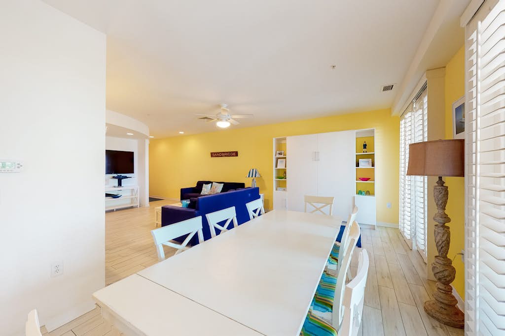 Inviting condo steps from the beach with balcony & resort pools