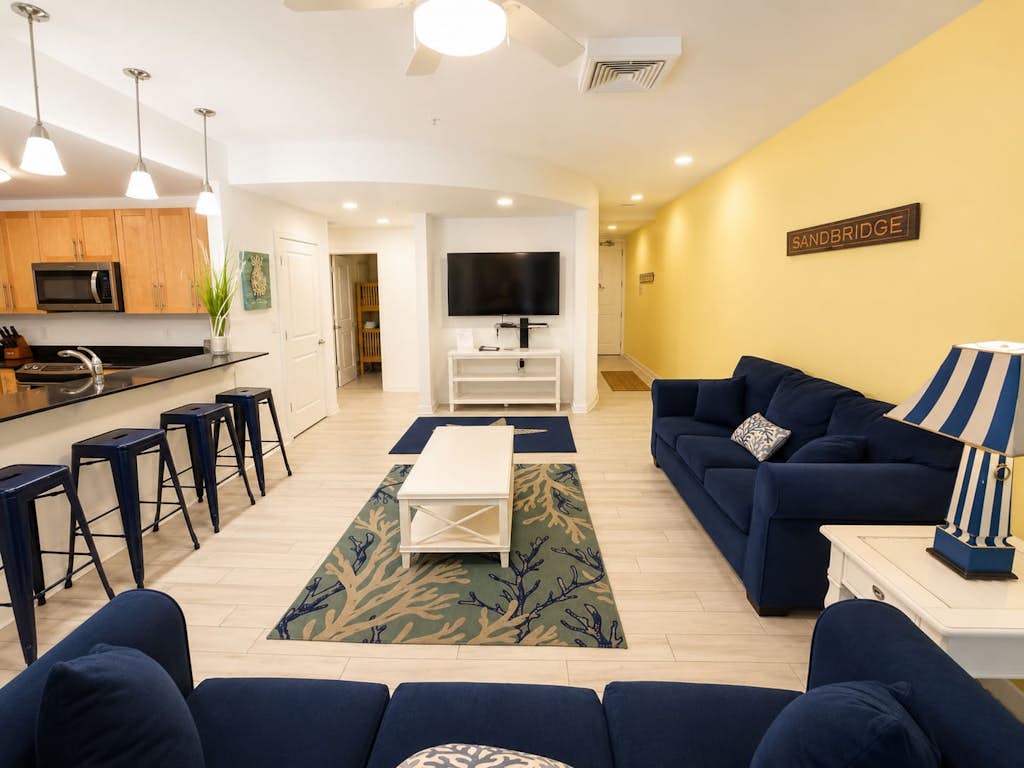 Inviting condo steps from the beach with balcony & resort pools