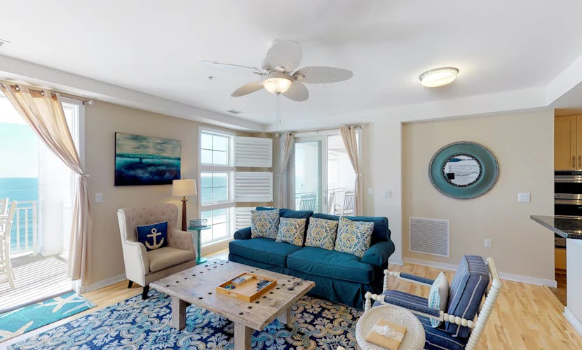 Oceanfront, 2-story penthouse with 3 balconies, 3 pools & 2 gyms