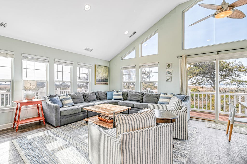 9BR home with private pool, hot tub & 4 min to beach, free WIFI