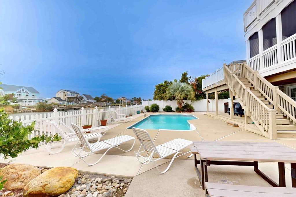 Spacious canal home w/ private dock, outdoor pool, hot tub & amazing views