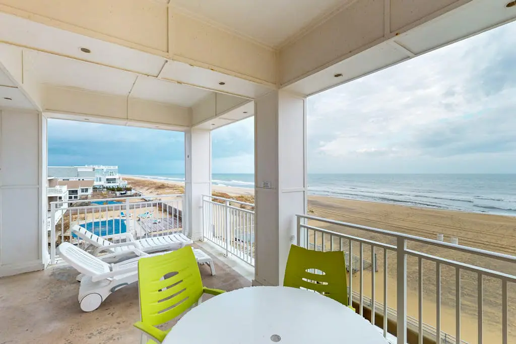 The Sanctuary - Seaside Grandeur A208