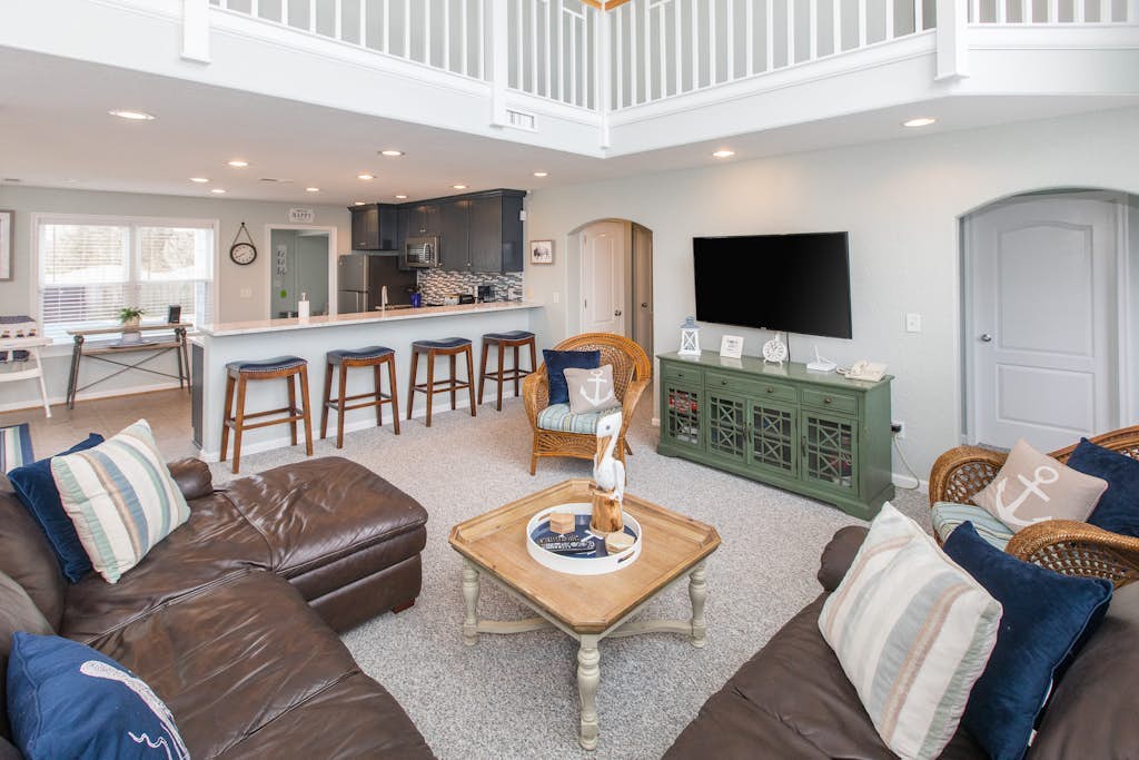 Trendy home steps from beach access w/private outdoor pool, gas grill, balcony