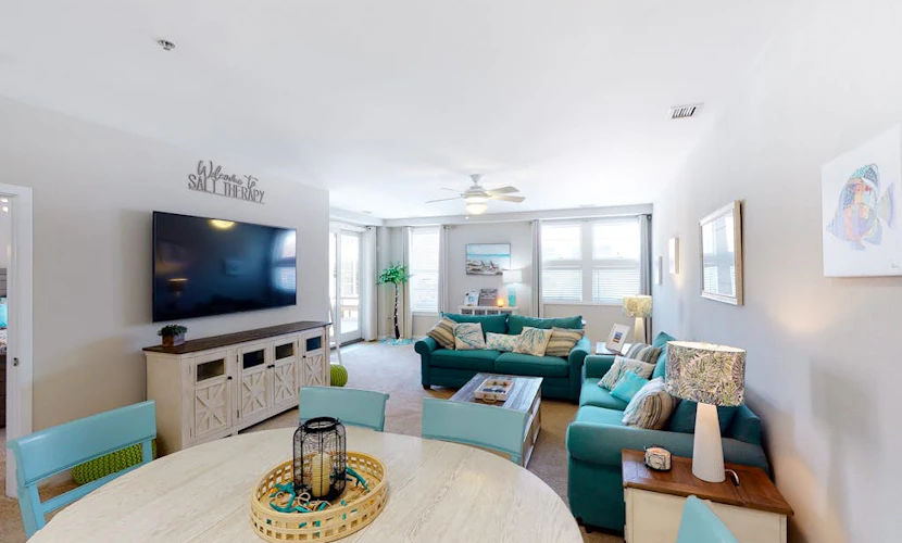Sunny beach condo with washer/dryer, pool/hot tub & gym