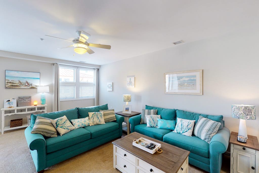 Sunny beach condo with washer/dryer, pool/hot tub & gym