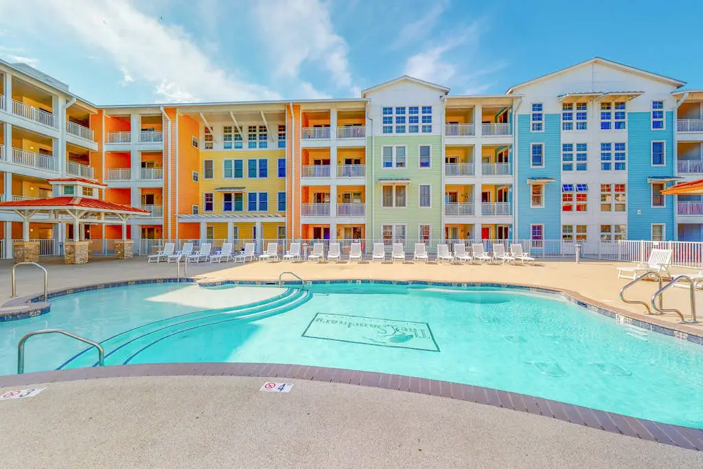 The Sanctuary - Poolview Perch B204