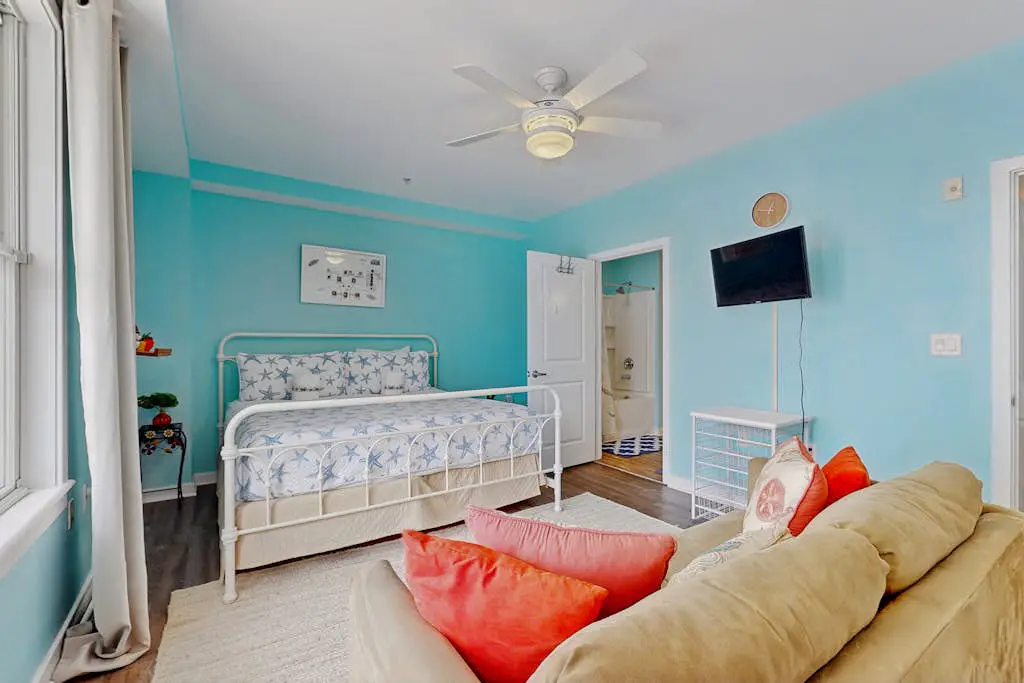 The Sanctuary - Poolview Perch B204