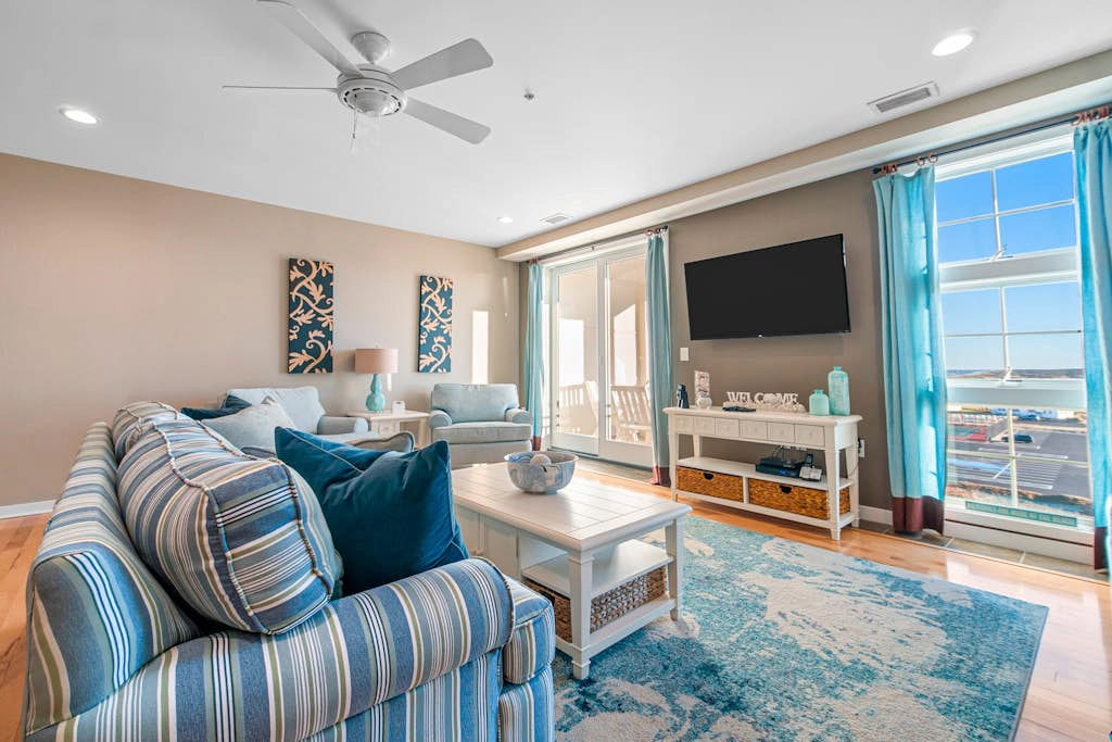 The Sanctuary - Blue Suede Views Penthouse 425B