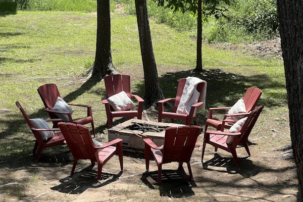 Peaceful home w/ 3 seasons clubhouse - 1/2 mile from Castle Rock Lake, 2 dogs OK