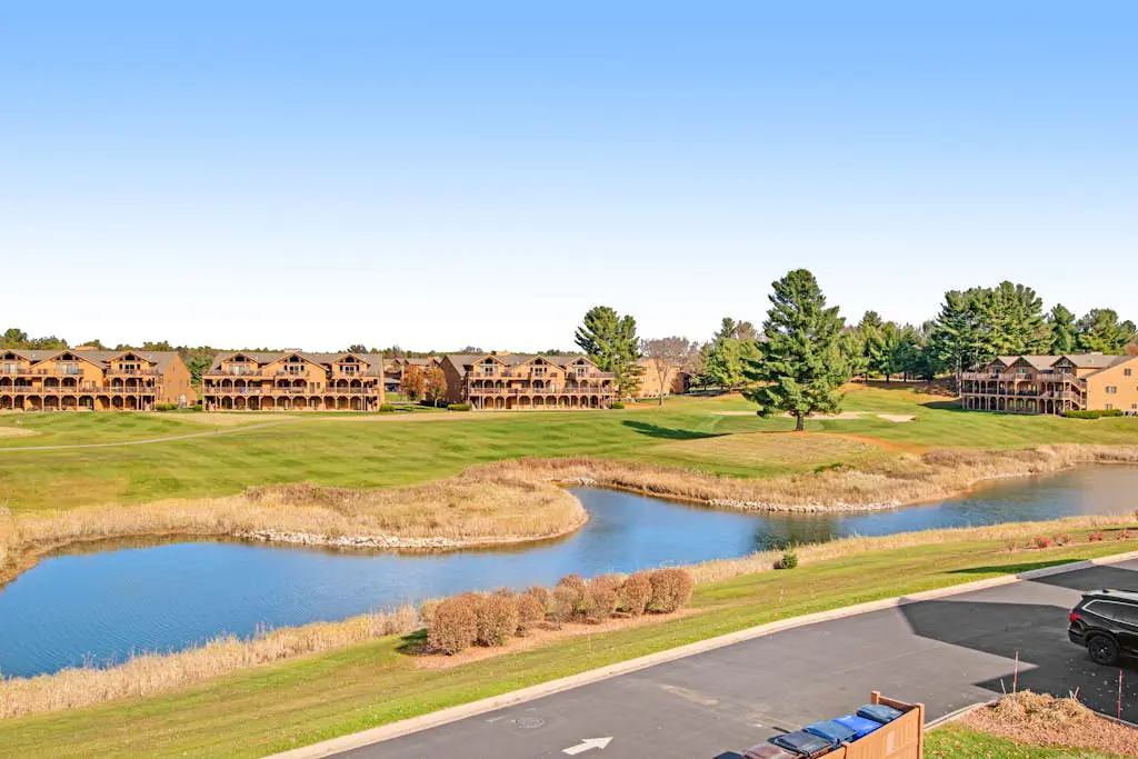 Sunset Condominiums - Castle Rock Retreat