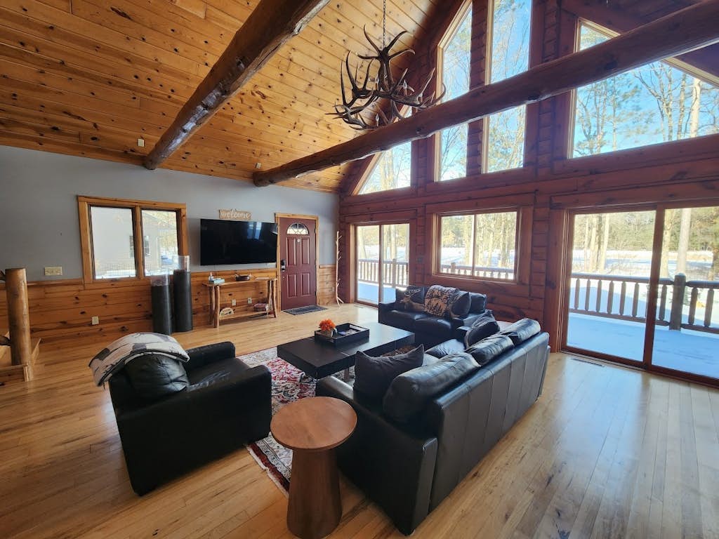 Cozy Log Home Overlooking the 12th Fairway ‚Äì A Perfect Retreat at Lake Arrowhead