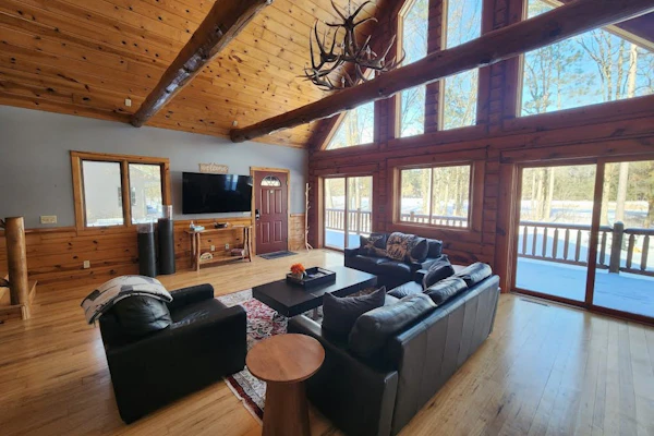 Cozy Log Home Overlooking the 12th Fairway – A Perfect Retreat at Lake Arrowhead