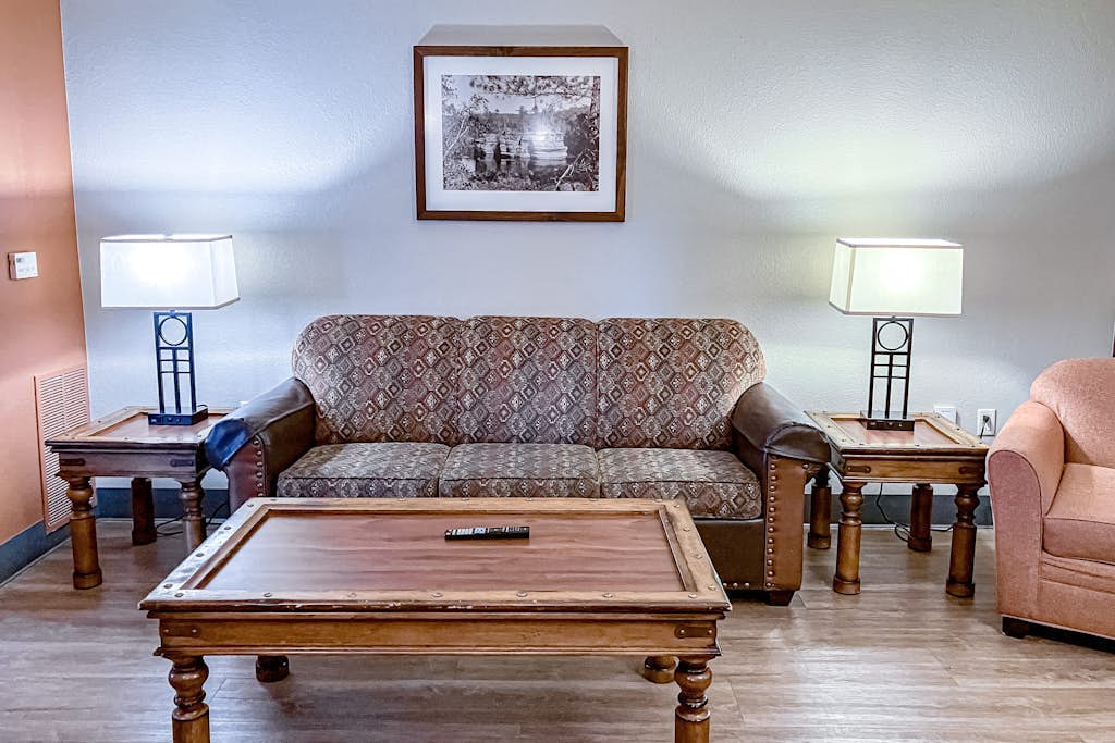 Ideally located condos with balcony, fireplace, jetted tub, on-site golf, & AC