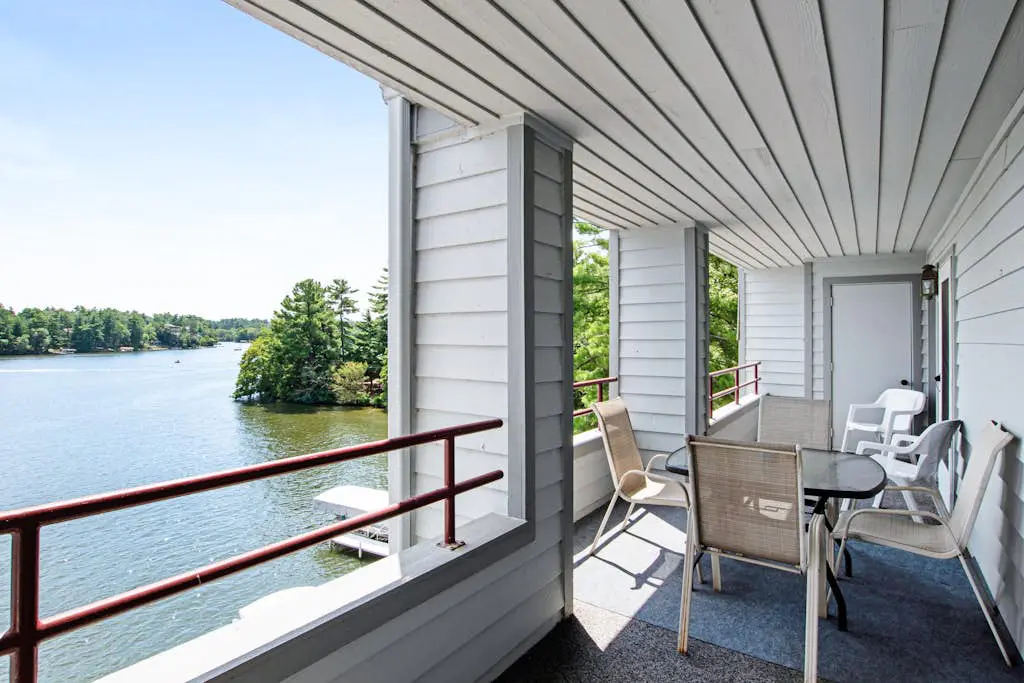 Lighthouse Cove Condo Resort 217 - Lakeside Memories