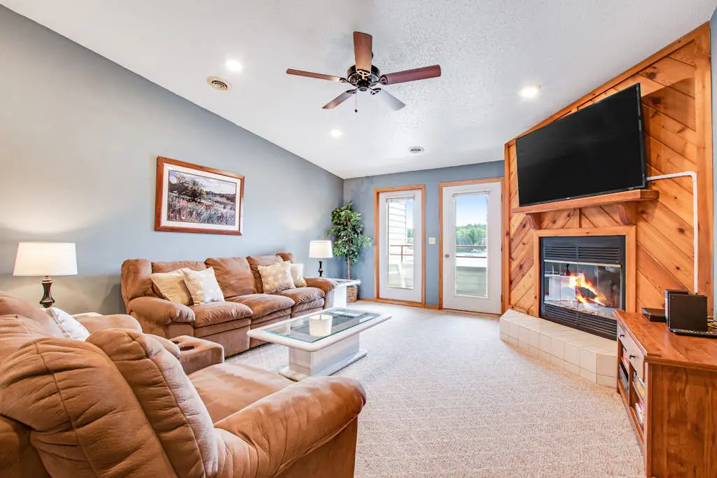 Lighthouse Cove Condo Resort 217 - Lakeside Memories