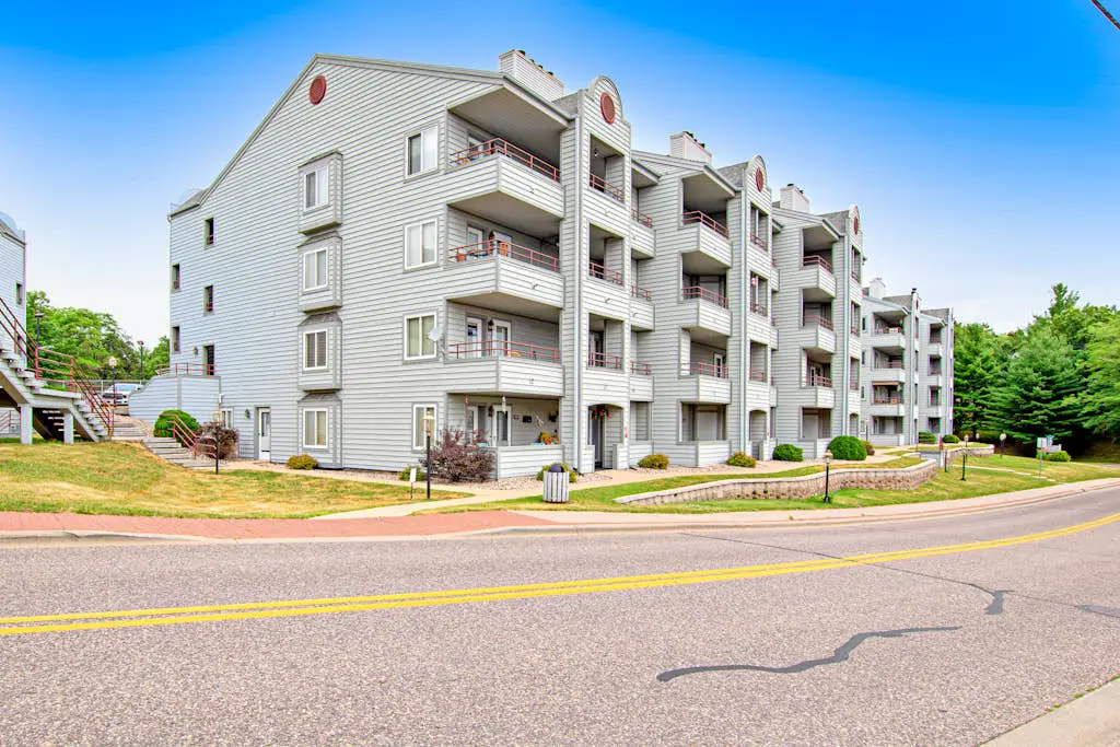 Lighthouse Cove Condo Resort 217 - Lakeside Memories