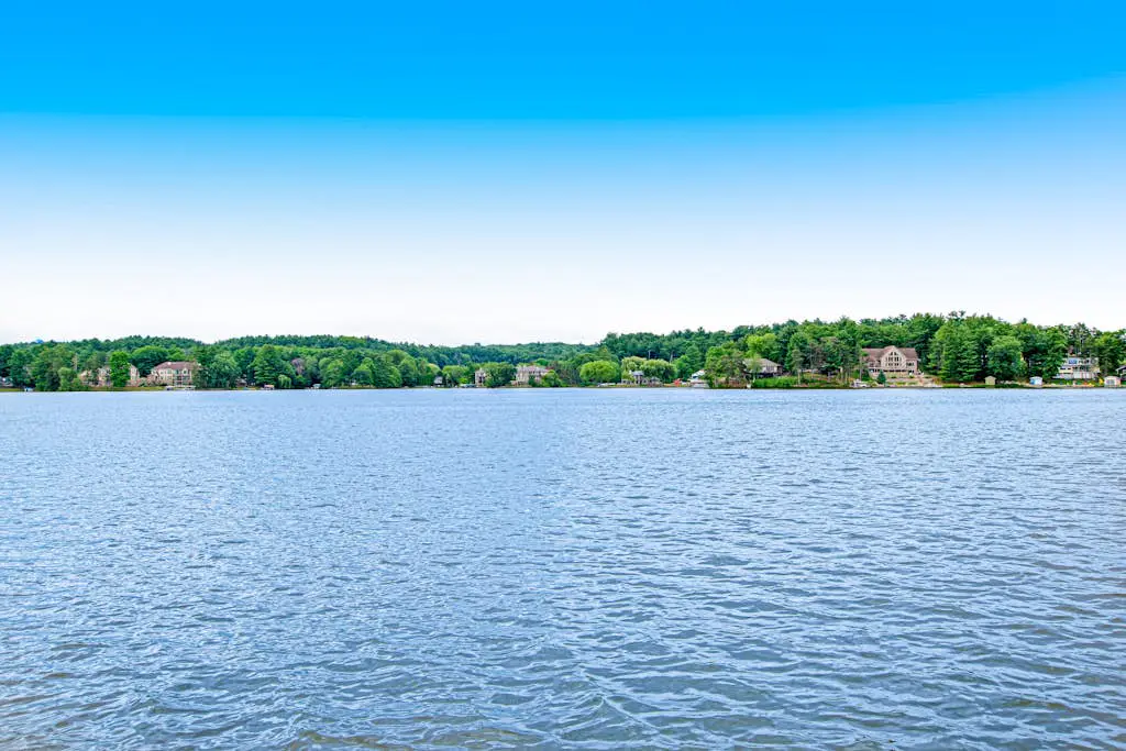 Lighthouse Cove Condo Resort 217 - Lakeside Memories