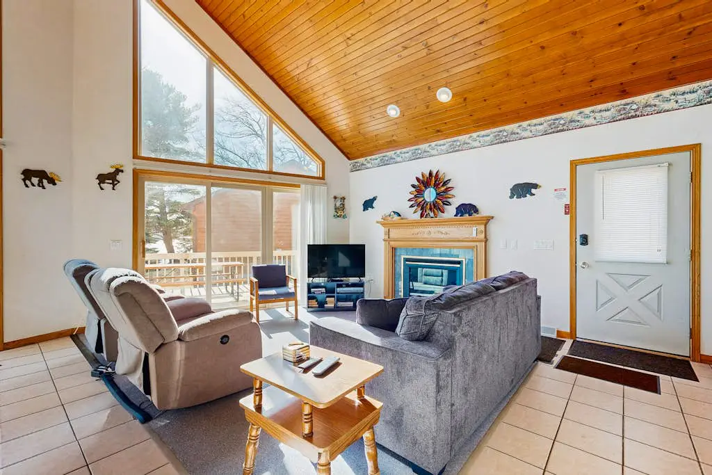Thunderbird Resort Condo 1050C