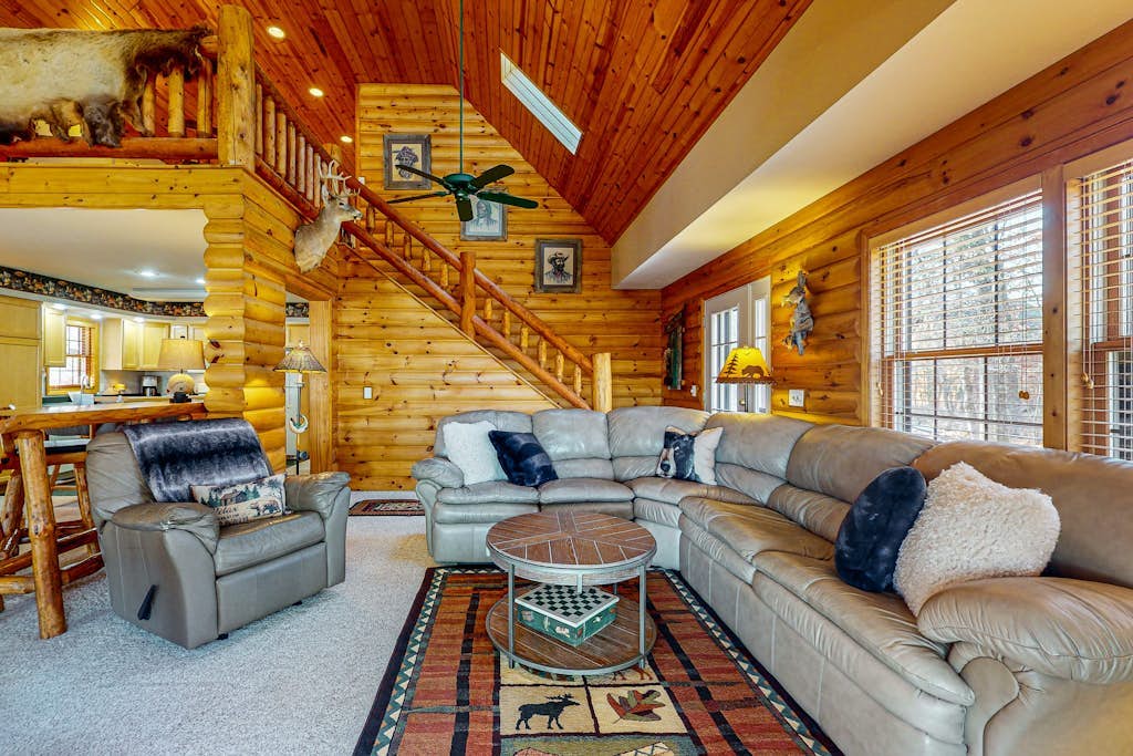 Waterfront Log Cabin Retreat with Private Boat Dock, Gas Grill, Fire pit & WIFI