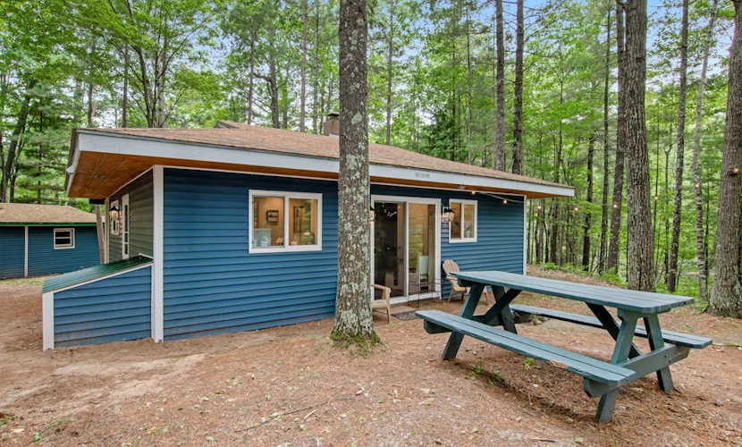 Lakefront, Dog-Friendly Cabin with Lake View, Central AC, Dock, Deck, Free WiFi