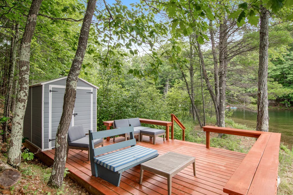 Lakefront, Dog-Friendly Cabin with Lake View, Central AC, Dock, Deck, Free WiFi