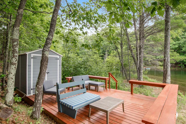 Lakefront, Dog-Friendly Cabin with Lake View, Central AC, Dock, Deck, Free WiFi
